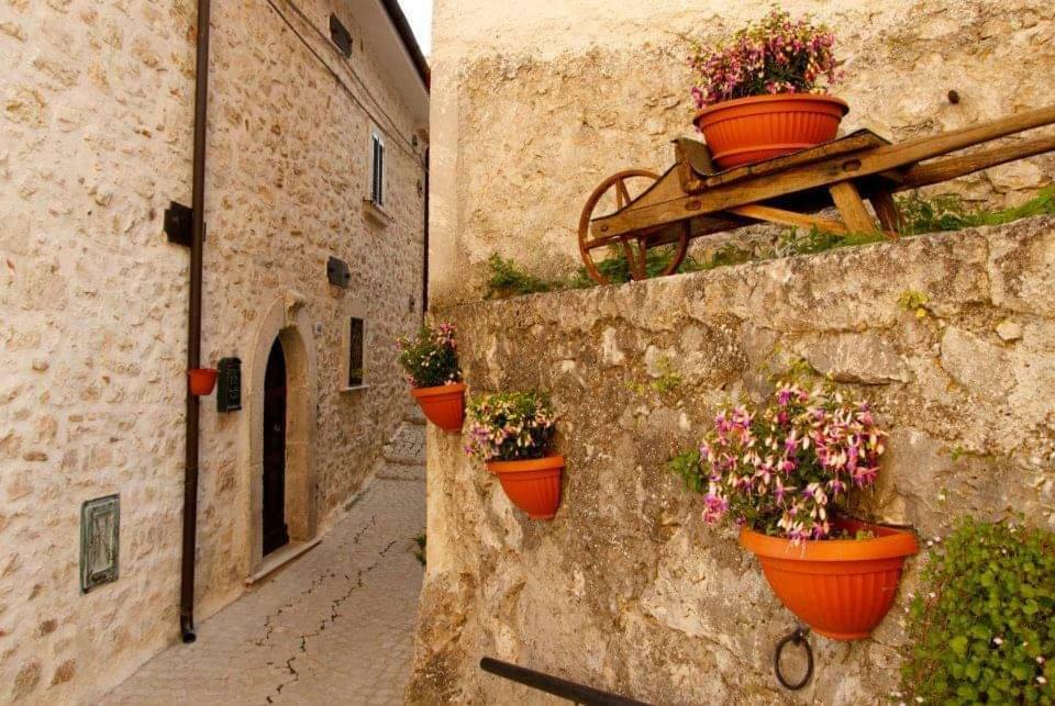 Villa Don Pasquale Scontrone House Exterior foto